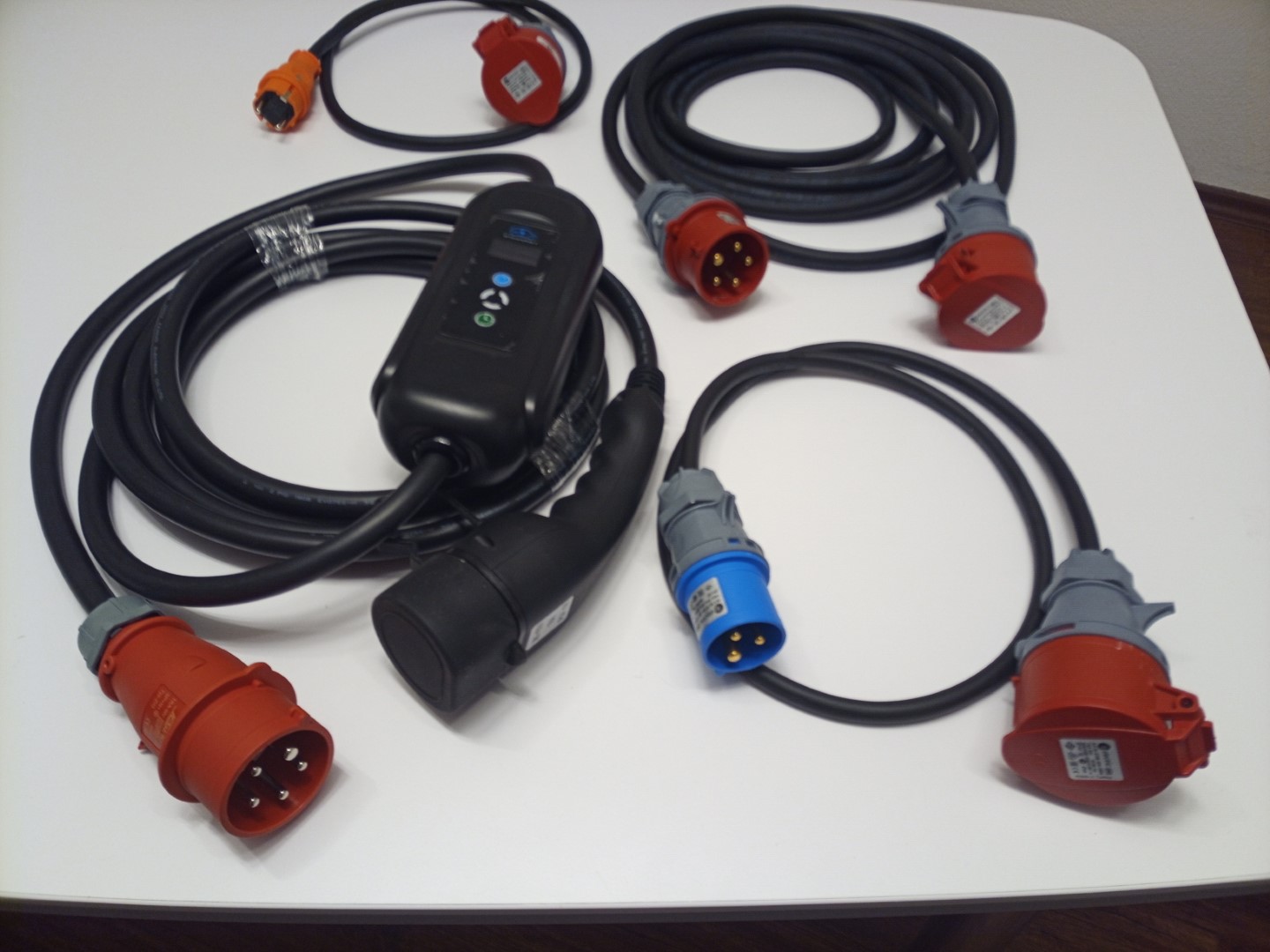 11kW Typ2 mobiles Ladegerät Wallbox Ladestation für Schuko CEE 16A Rot Blau 05