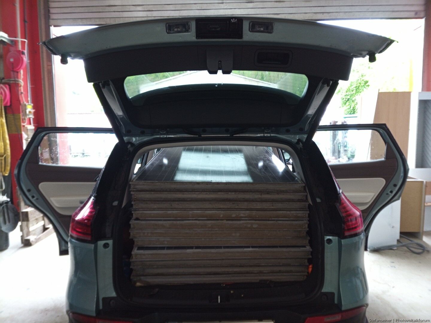 Aiways U5 Kofferraum 11 PV Module 01