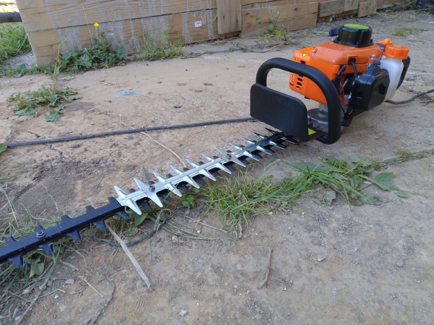 BENZIN HECKENSCHERE HECKENTRIMMER MOTOR GARTENSCHEREDREHBARER GRIFF 25,5CC 1,5PS
