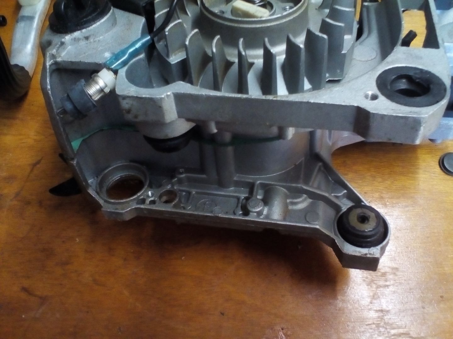 Tank Kurbelwellengehaeuse Motor AV Antivibration chinesische Kettensaege 15