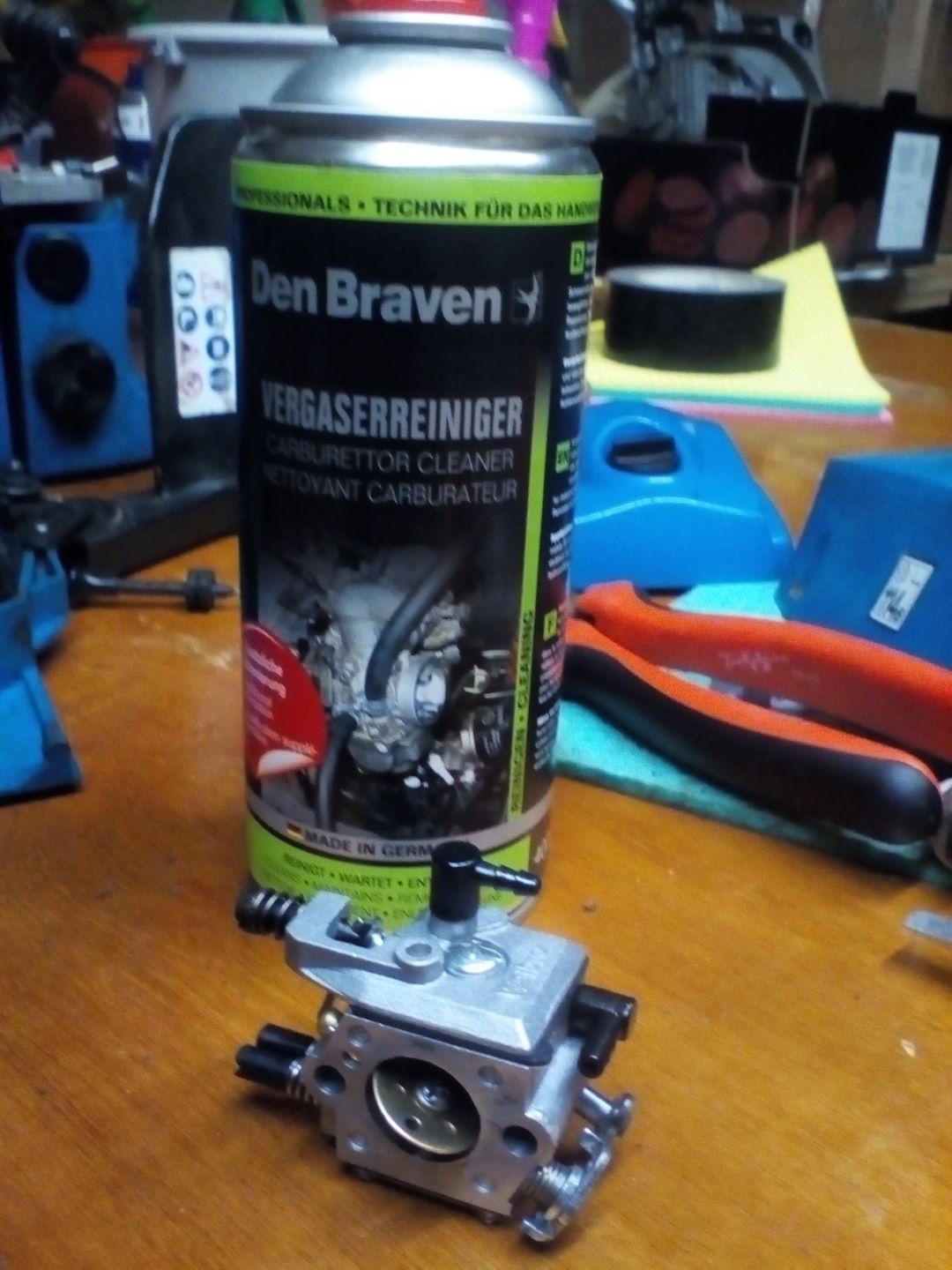 Vergaser ausbauen reinigen China Kettensaege 13