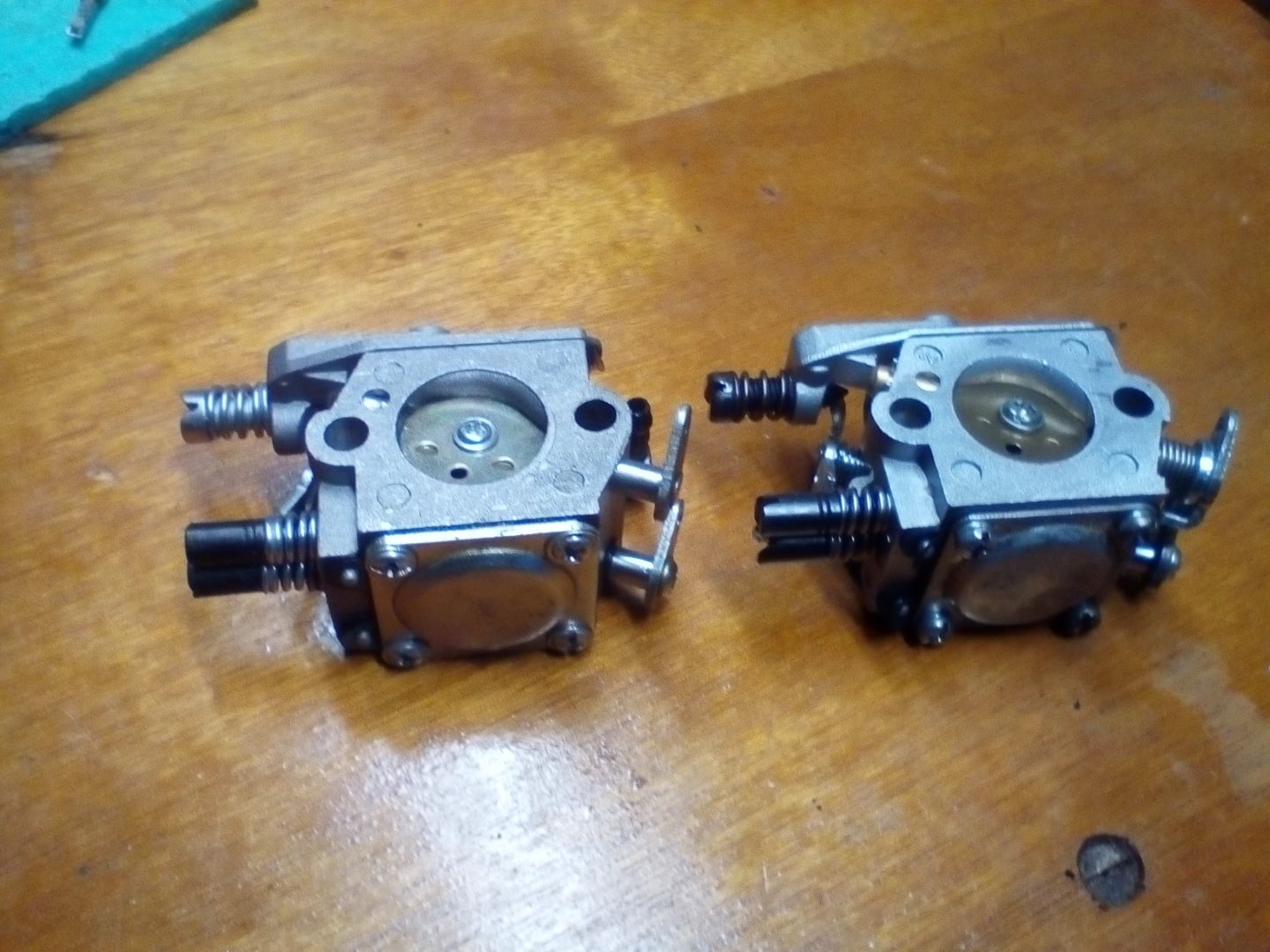 Vergaser ausbauen reinigen China Kettensaege 17