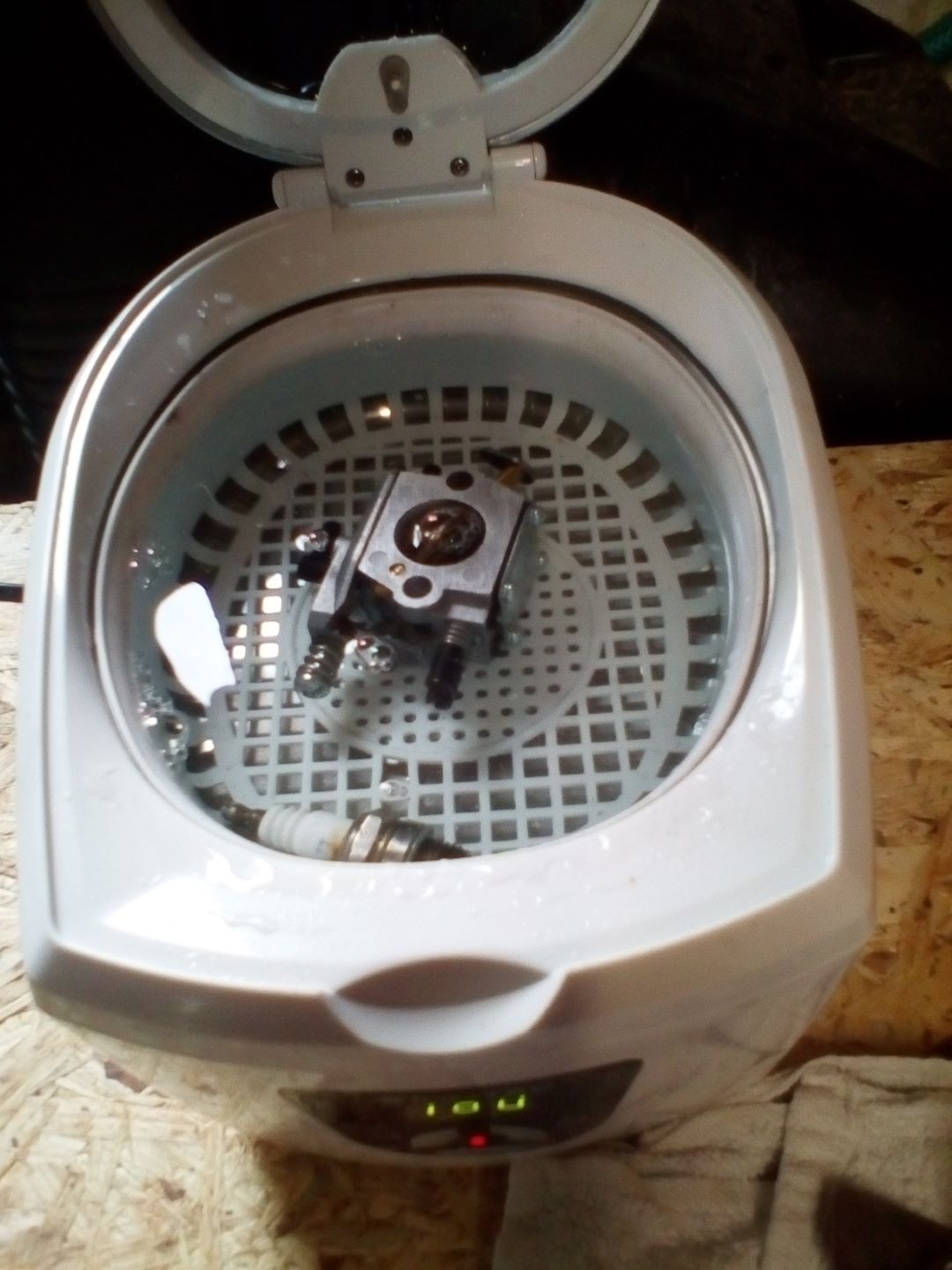 Vergaser ausbauen reinigen China Kettensaege 19