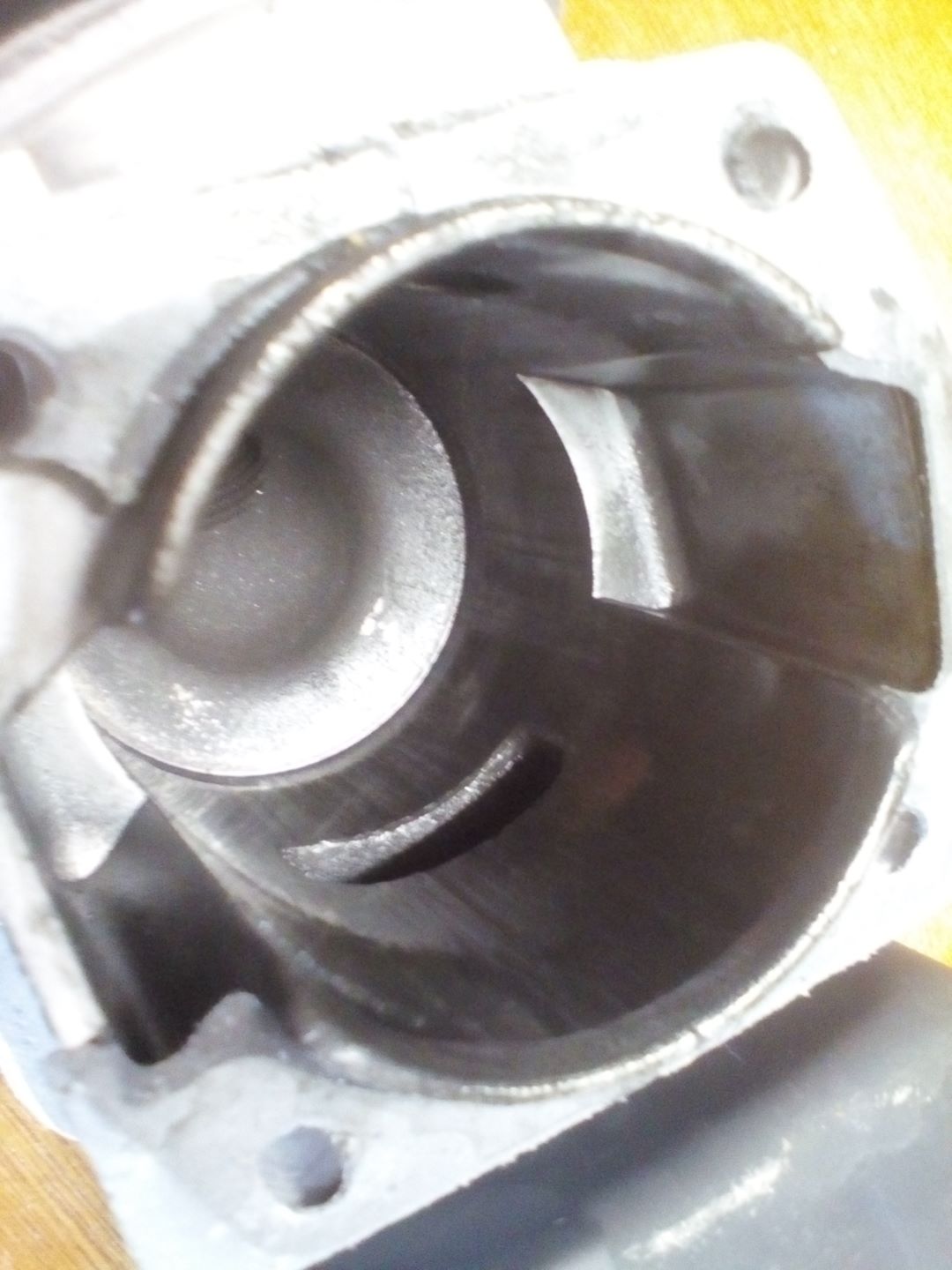 Zylinderkopf abbauen Motorschaden Chinesische Kettensaege 06