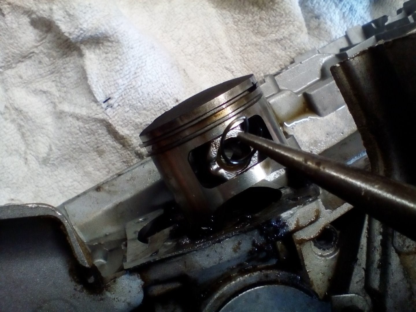 Zylinderkopf tauschen chinesische Kettensaege 03