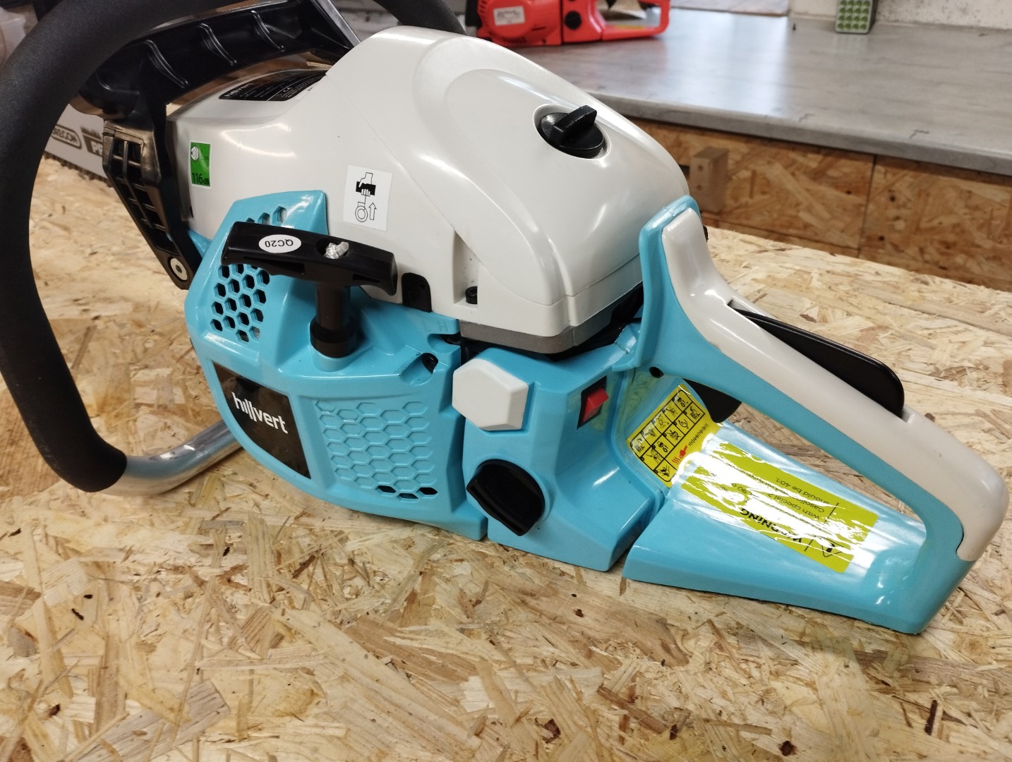 Hillvert HT Silverthrone 05