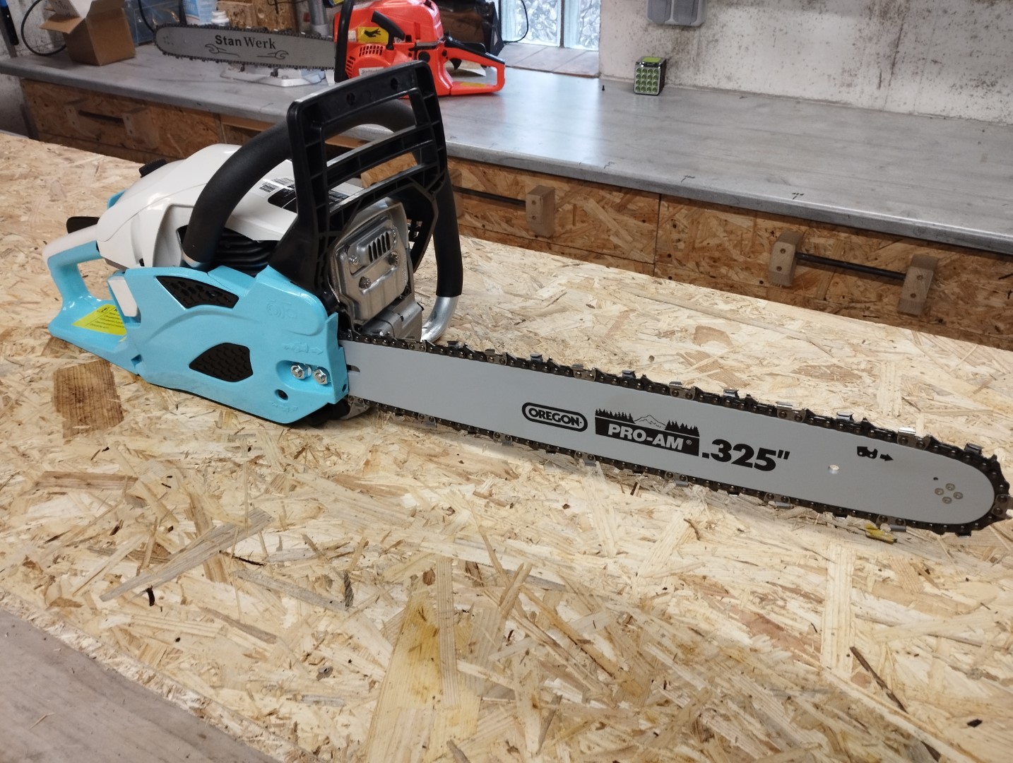 Hillvert HT Silverthrone 06