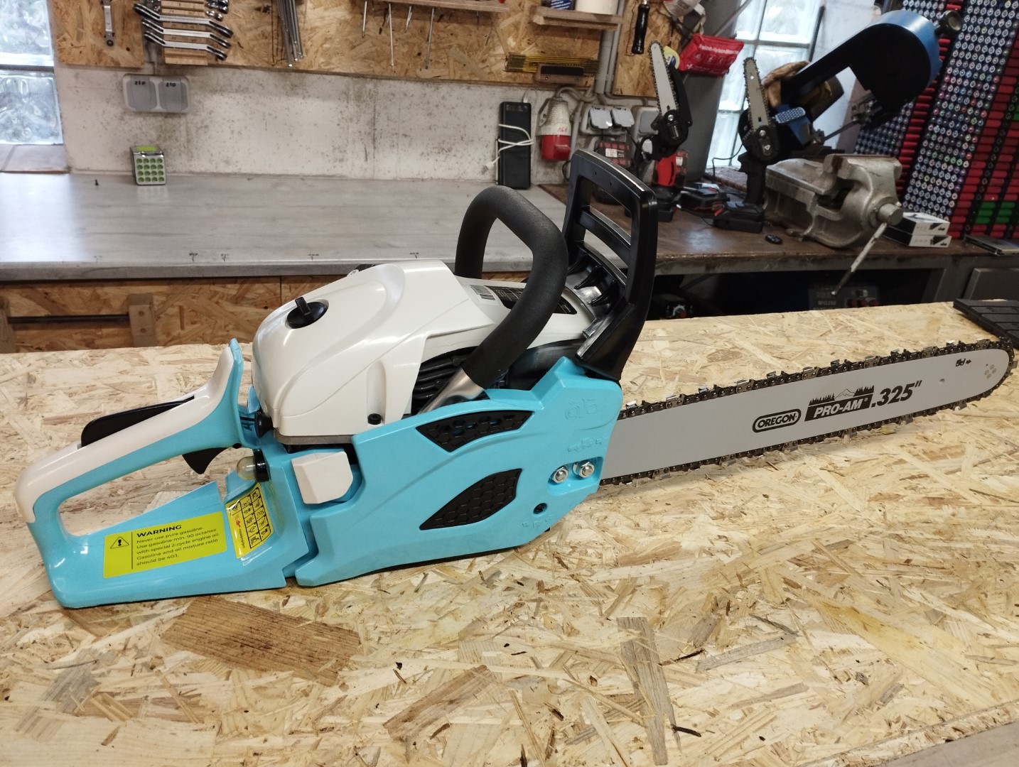 Hillvert HT Silverthrone 07