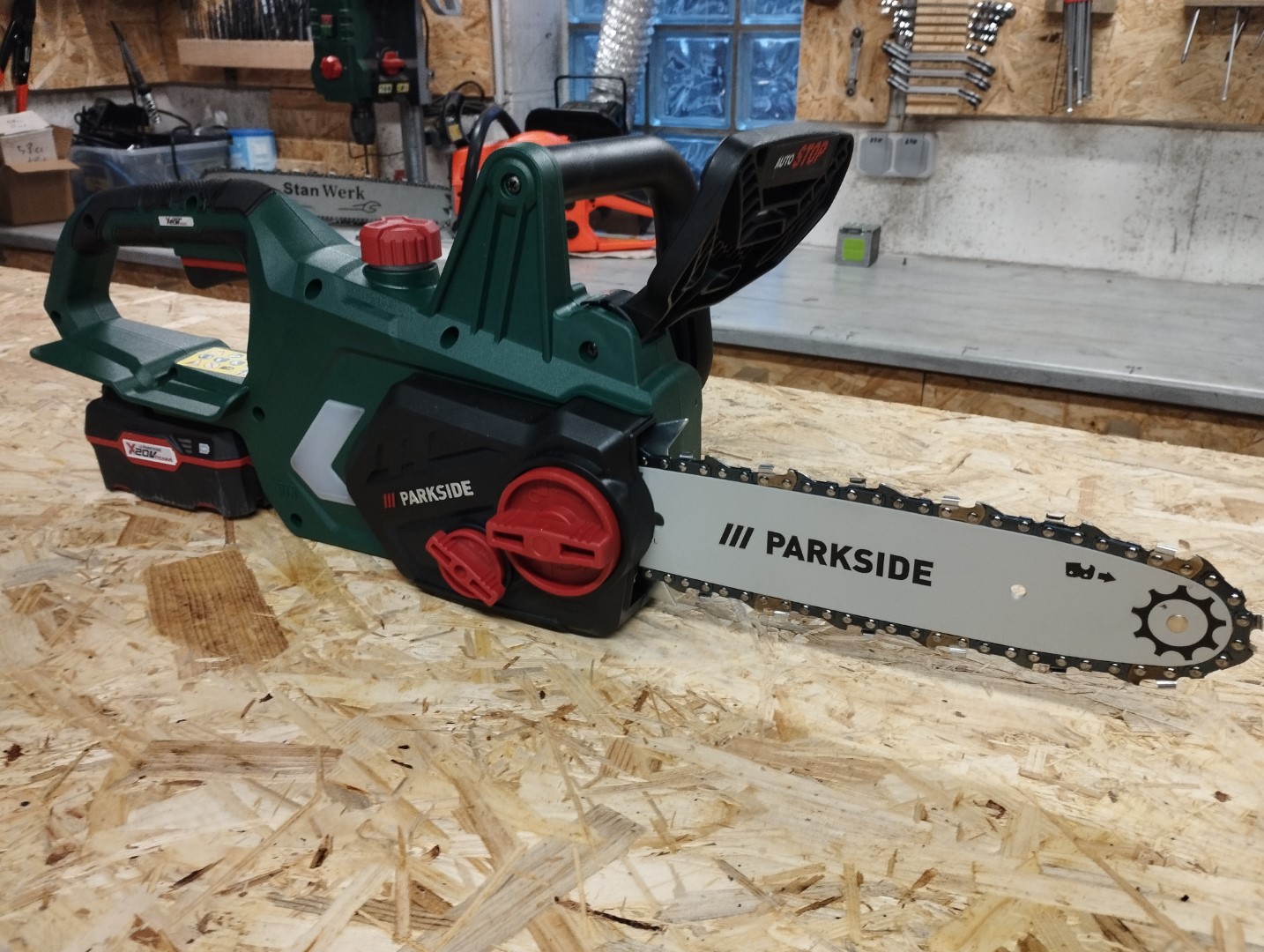 Motorsaege Akku Kettensaege 23cm Parkside 20V PKSA 20 Li B2 01