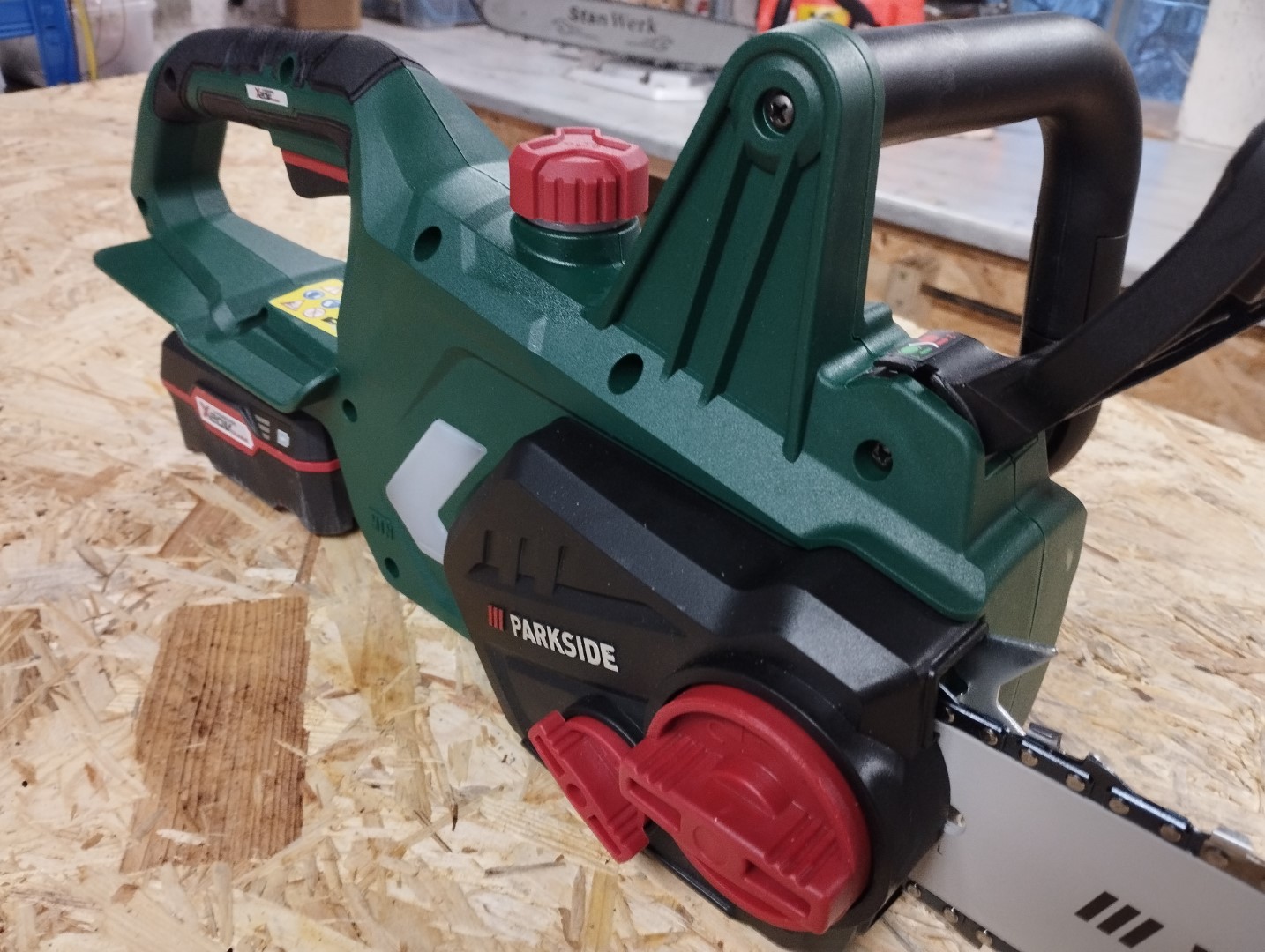 Motorsaege Akku Kettensaege 23cm Parkside 20V PKSA 20 Li B2 02