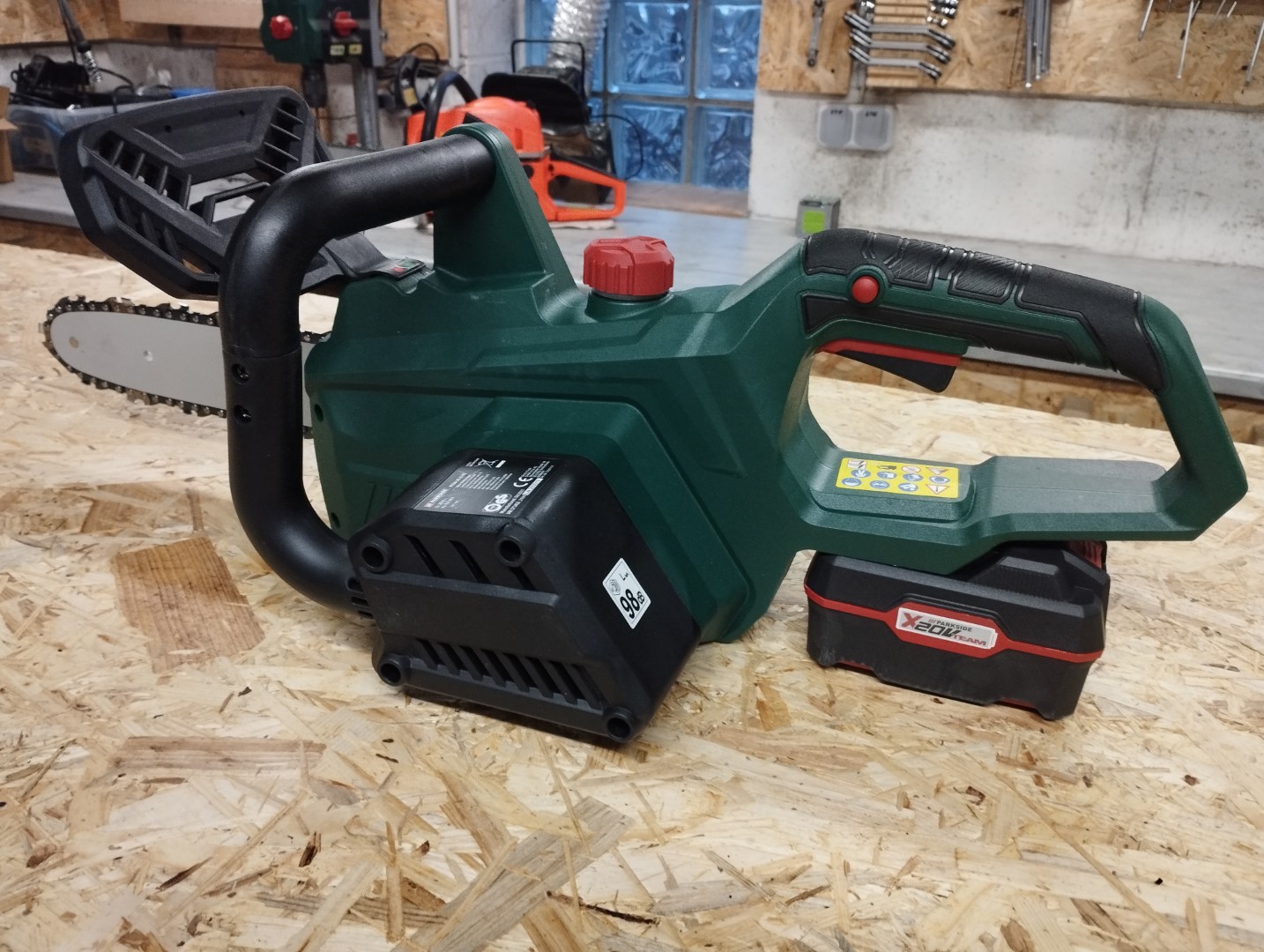 Motorsaege Akku Kettensaege 23cm Parkside 20V PKSA 20 Li B2 03