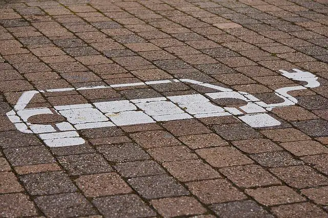 THG Treibhausgasminderungsquote Elektroauto Geld verdienen pixabay