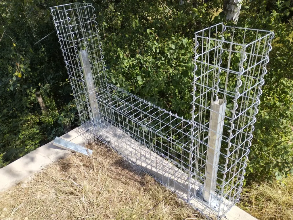 Gabionen Steinmauer Photovoltaik Glas-LED Solar Zaun bifacial Balkonsolar
