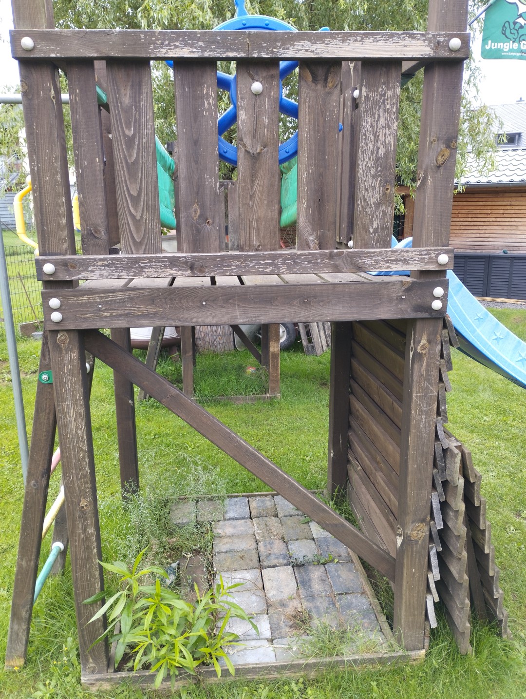Klettergerüst Spielturm Rutsche Schaukel Sandkasten Jungle Gym restaurieren reparieren umbauen Hängebrücke