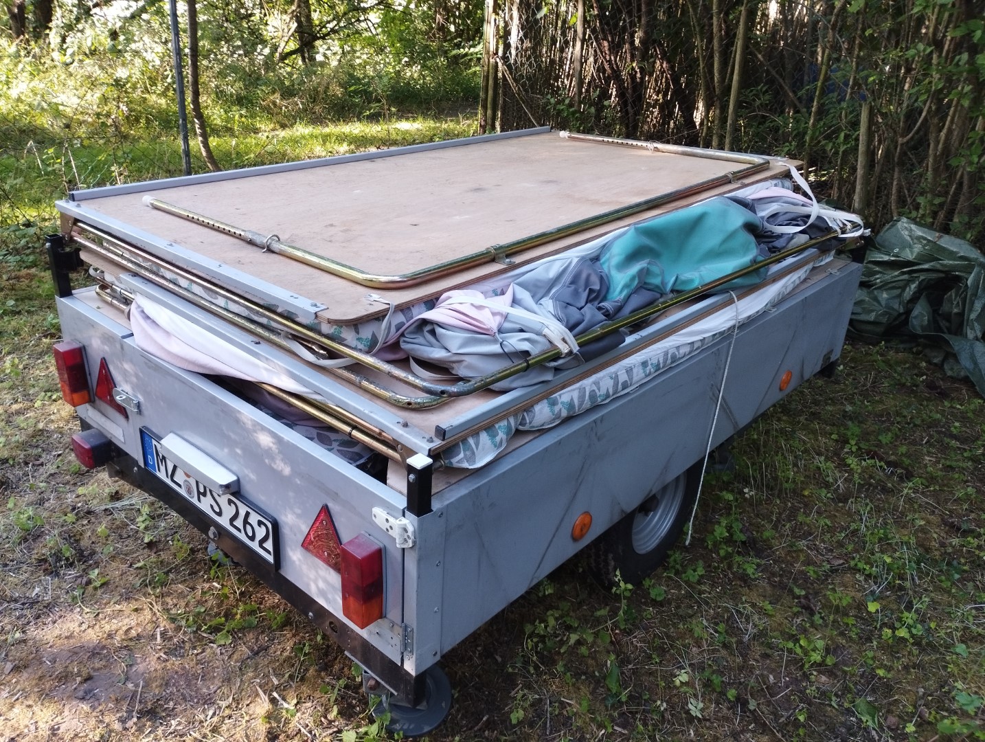 Faltcaravan Trigano Oceane Campen Elektroauto E-Auto Wohnwagen Wohnanhänger Falter Klappfix Alpenkreuzer