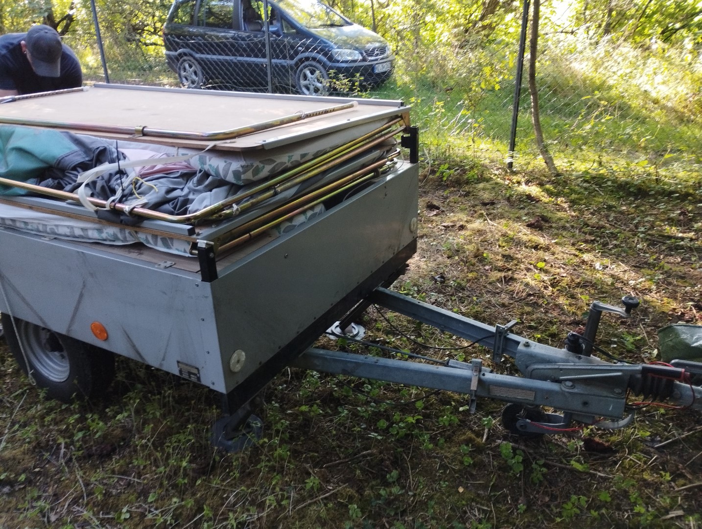 Faltcaravan Trigano Oceane Campen Elektroauto E-Auto Wohnwagen Wohnanhänger Falter Klappfix Alpenkreuzer