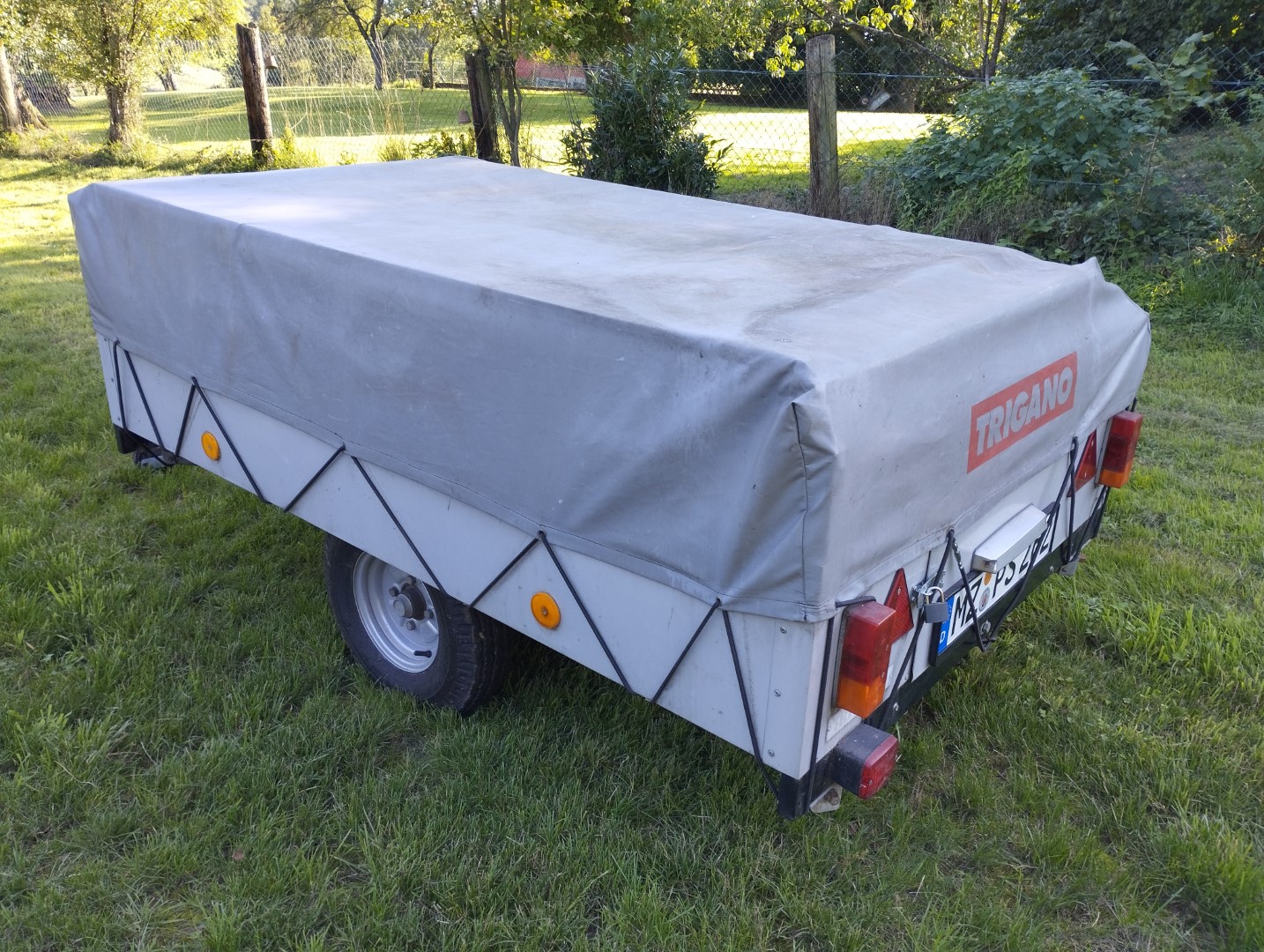 Faltcaravan Trigano Oceane Campen Elektroauto E-Auto Wohnwagen Wohnanhänger Falter Klappfix Alpenkreuzer