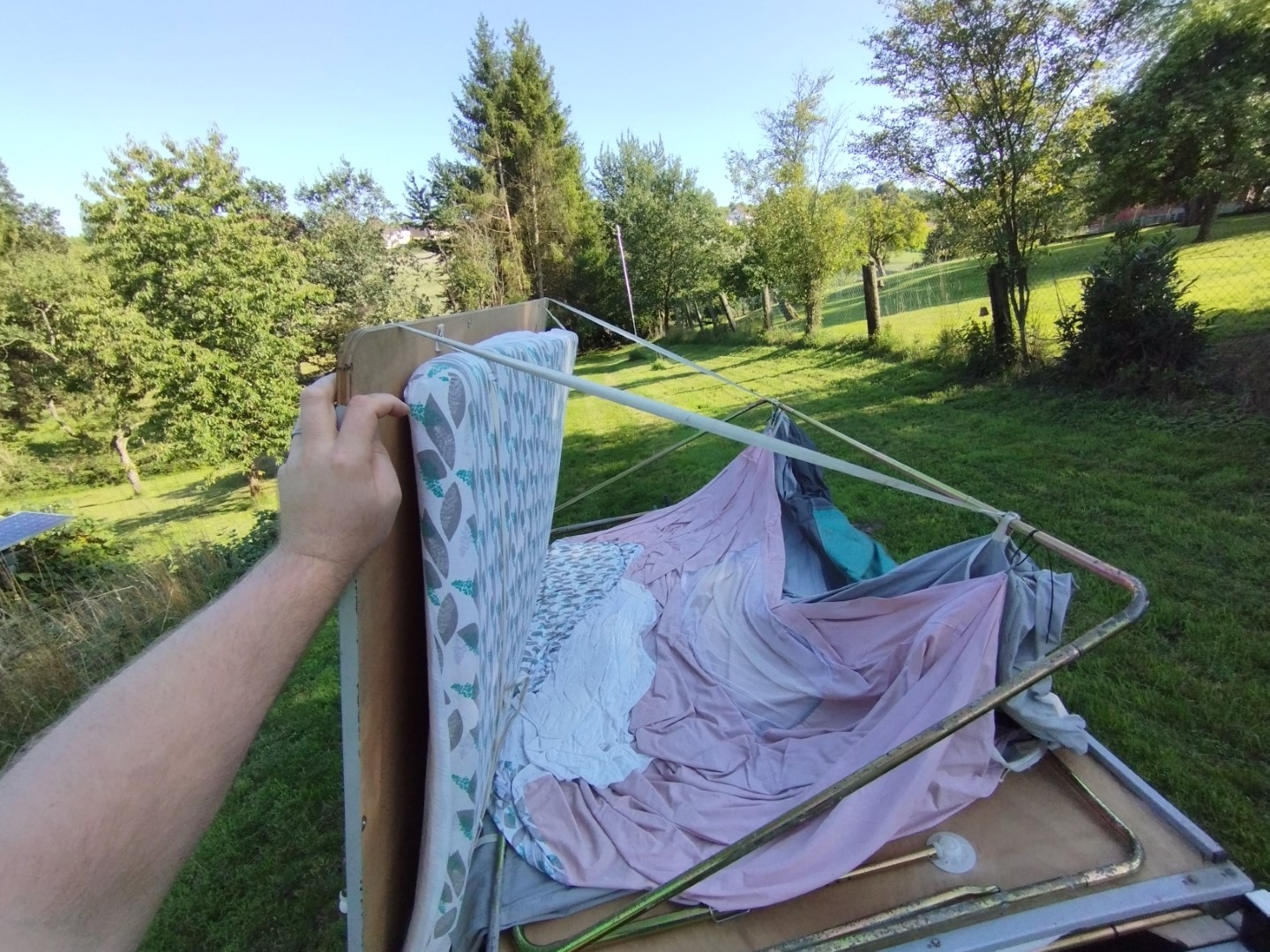 Faltcaravan Trigano Oceane Campen Elektroauto E-Auto Wohnwagen Wohnanhänger Falter Klappfix Alpenkreuzer