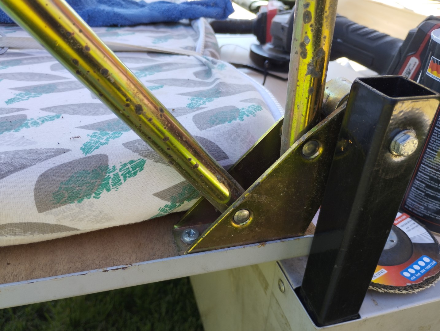 Faltcaravan Trigano Oceane Campen Elektroauto E-Auto Wohnwagen Wohnanhänger Falter Klappfix Alpenkreuzer