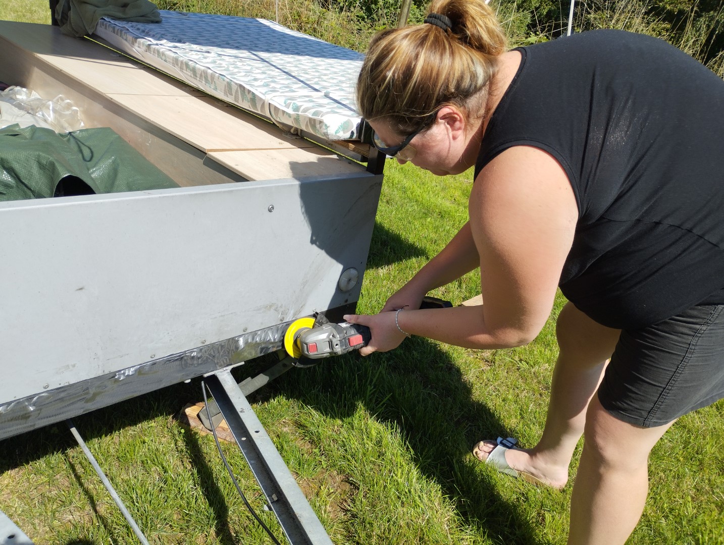 Faltcaravan Trigano Oceane Campen Elektroauto E-Auto Wohnwagen Wohnanhänger Falter Klappfix Alpenkreuzer