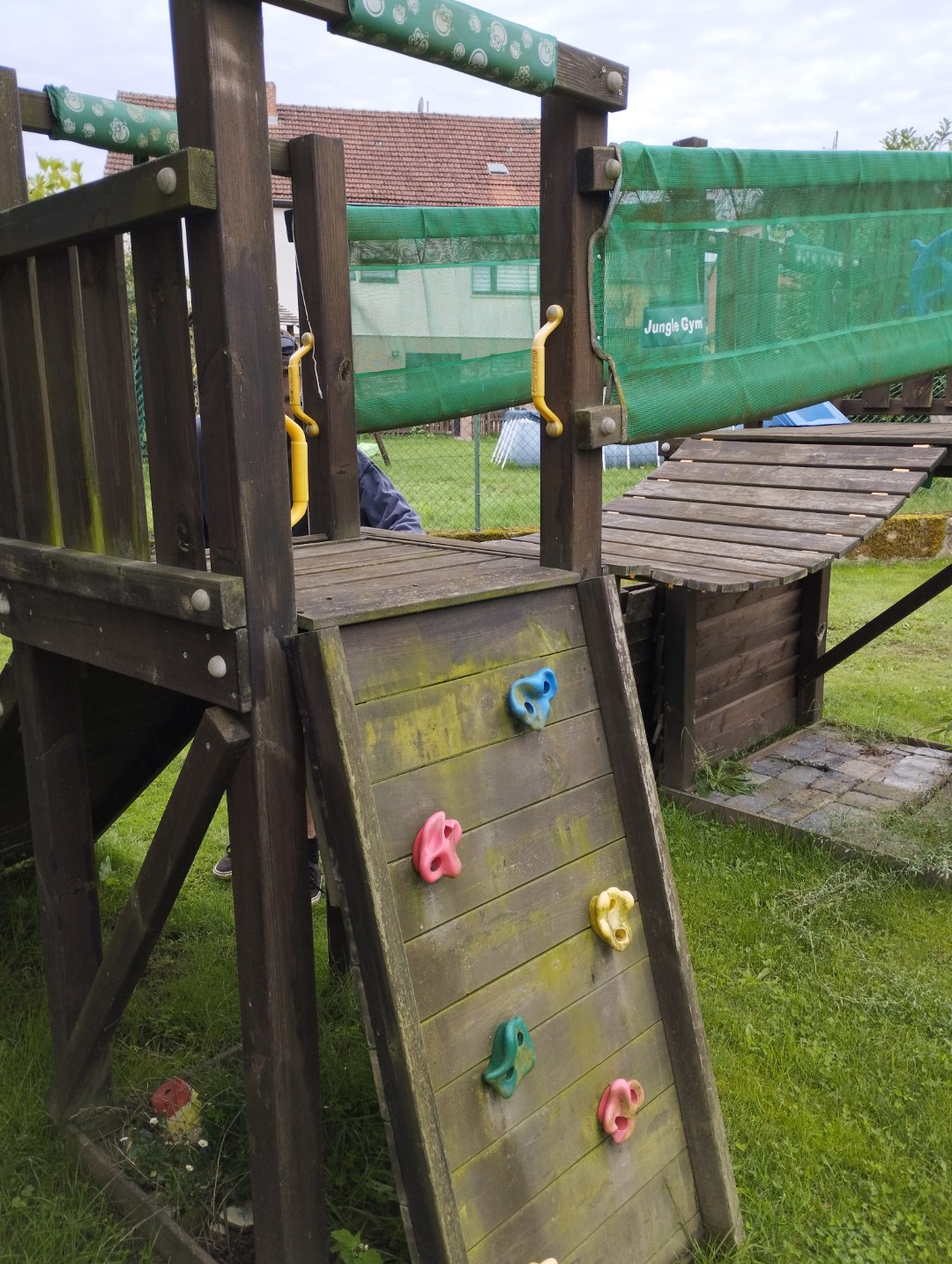 Klettergerüst Spielturm Rutsche Schaukel Sandkasten Jungle Gym restaurieren reparieren umbauen Hängebrücke