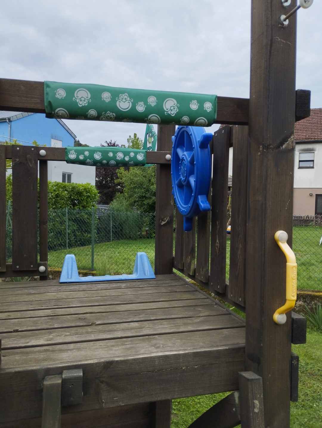Klettergerüst Spielturm Rutsche Schaukel Sandkasten Jungle Gym restaurieren reparieren umbauen Hängebrücke