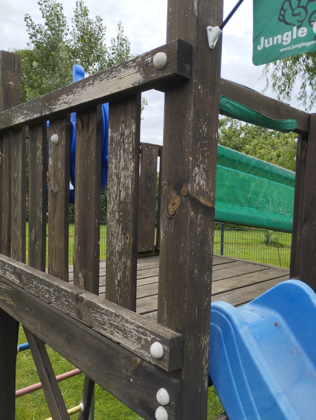 Klettergerüst Spielturm Rutsche Schaukel Sandkasten Jungle Gym restaurieren reparieren umbauen Hängebrücke