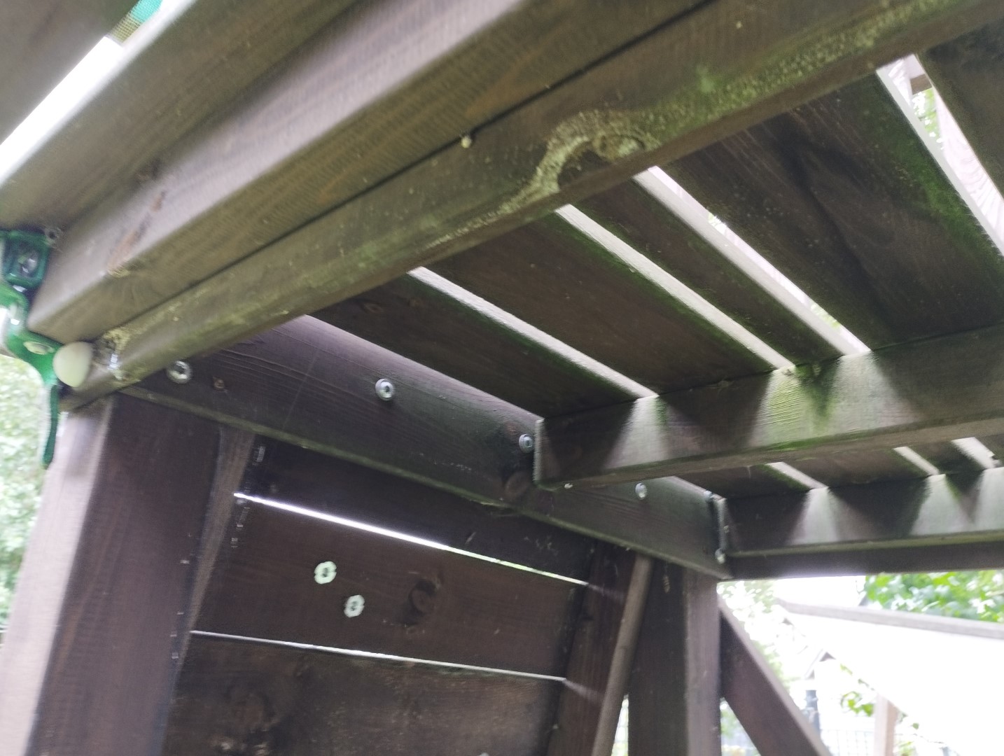 Klettergerüst Spielturm Rutsche Schaukel Sandkasten Jungle Gym restaurieren reparieren umbauen Hängebrücke